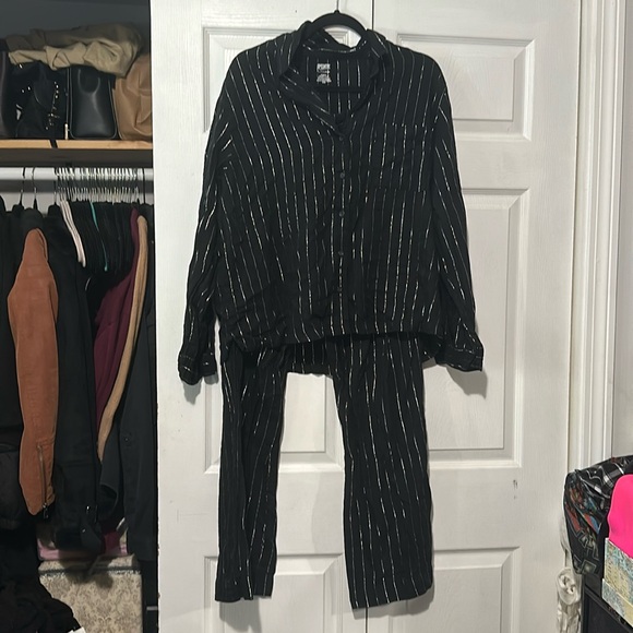 Stripped Victoria's Secret Pajamas - Picture 1 of 7